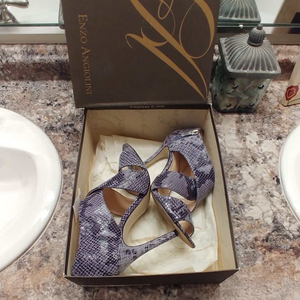 ENZO ANGIOLINI EAMETZ GREY SNAKESKIN HEEL